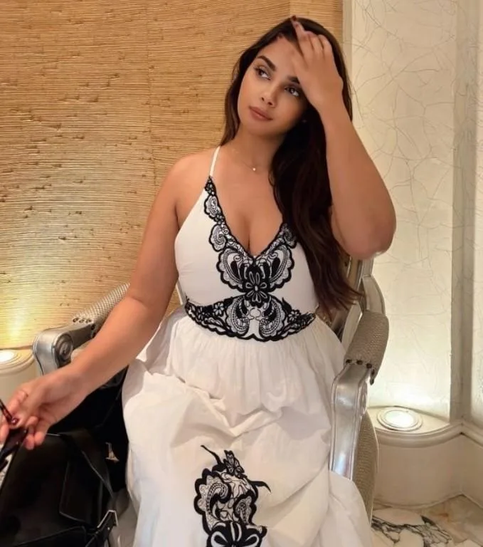 Home Air hostess girl in Mumbai